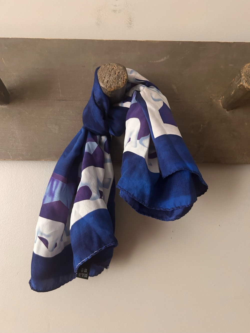 Silk scarf - Picture 3 of 10
